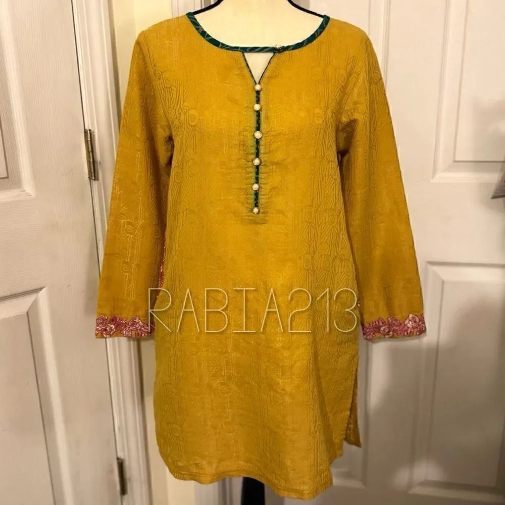 BEECHTREE PAKISTANI DESIGNER KURTA DRESS FLORAL EMBROIDERED 1 PIECE